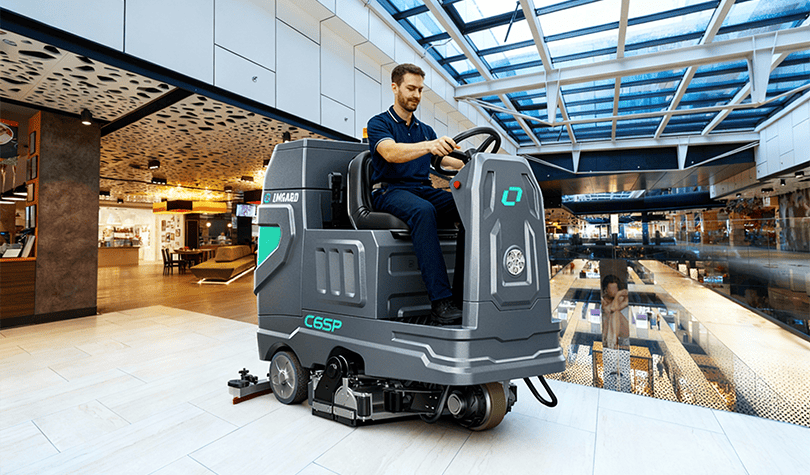 Оборудование для клининга фудкорта: как не ошибиться с выбором поломоечной машины